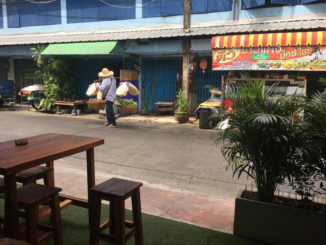 Hostel The Baan Nathong Bangkok Exterior foto
