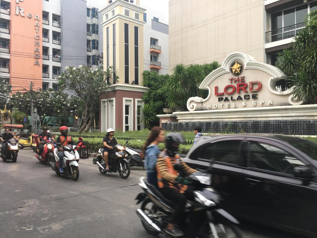 Hostel The Baan Nathong Bangkok Exterior foto